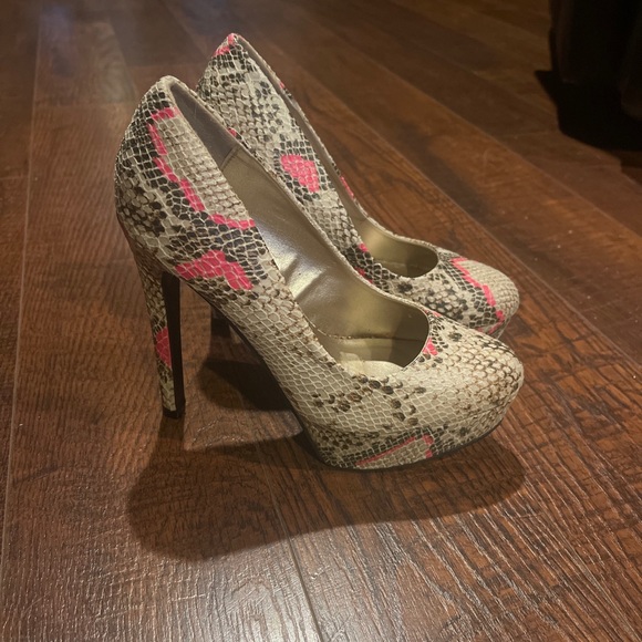 Qupid Beige/Fushia Snake Style  Suede Platform Stiletto High Heels Size 5.5 - Picture 6 of 15